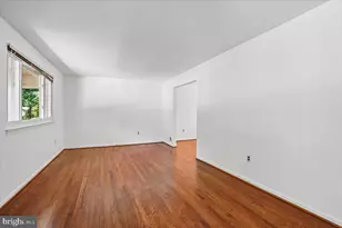 4945 Gainsborough Dr, Fairfax, VA 22032 - Photo 12