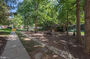 2204 Westcourt Ln, Herndon, VA 20170 - Photo 14