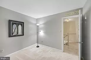 13704 Shelburne St, Centreville, VA 20120 - Photo 8