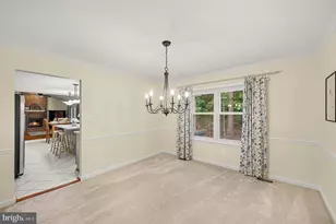 13704 Shelburne St, Centreville, VA 20120 - Photo 4