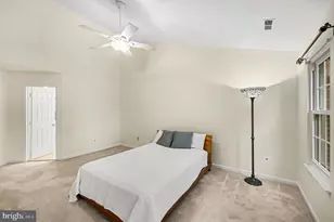 13704 Shelburne St, Centreville, VA 20120 - Photo 10