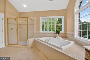 1084 Mill Field Ct, Great Falls, VA 22066 - Photo 28