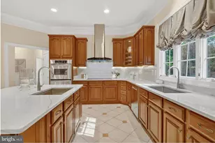 1084 Mill Field Ct, Great Falls, VA 22066 - Photo 18