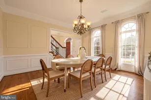 1084 Mill Field Ct, Great Falls, VA 22066 - Photo 10