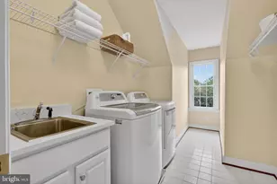 1084 Mill Field Ct, Great Falls, VA 22066 - Photo 40