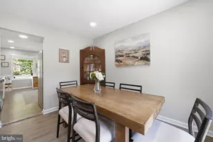 9635 Lindenbrook St, Fairfax, VA 22031 - Photo 12