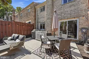 9635 Lindenbrook St, Fairfax, VA 22031 - Photo 36