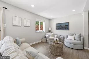 9635 Lindenbrook St, Fairfax, VA 22031 - Photo 8