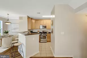 13086 Marcey Creek Rd, Herndon, VA 20171 - Photo 8