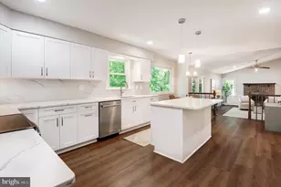 2692 Glencroft Rd, Vienna, VA 22181 - Photo 6
