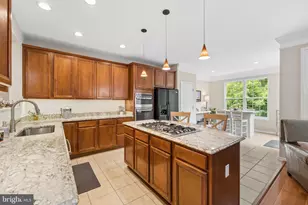 12654 Heron Ridge Dr, Fairfax, VA 22030 - Photo 8