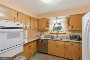4703 Exeter St, Annandale, VA 22003 - Photo 10
