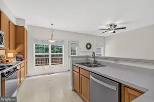 3009 Barden Oaks Ct, Oakton, VA 22124 - Photo 6