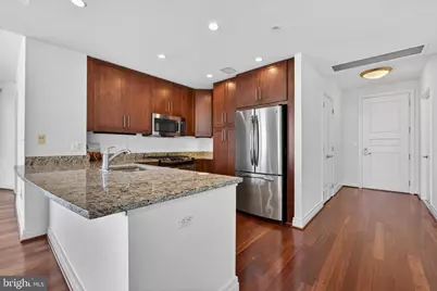 8220 Crestwood Heights #1517, Tysons, VA 22102 - Photo 6