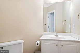 2202 Sarah Woods Ct, Vienna, VA 22182 - Photo 20
