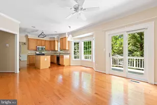 2202 Sarah Woods Ct, Vienna, VA 22182 - Photo 12