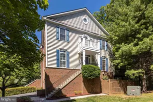 4175 Lower Park Dr, Fairfax, VA 22030 - Photo 2