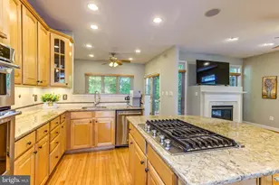 4175 Lower Park Dr, Fairfax, VA 22030 - Photo 10