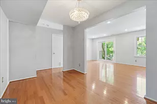 6326 Fenestra Ct, Burke, VA 22015 - Photo 10