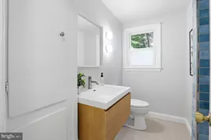 2826 W George Mason Rd, Falls Church, VA 22042 - Photo 14