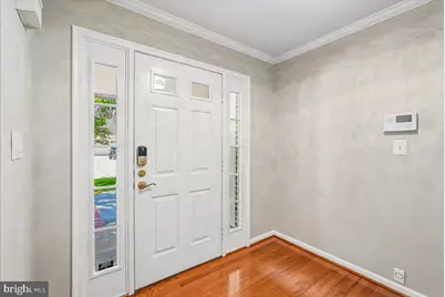 10033 Glencroft Court, Vienna, VA 22181 - Photo 4