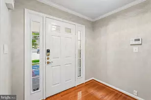 10033 Glencroft Ct, Vienna, VA 22181 - Photo 4