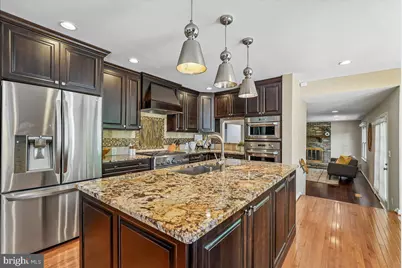 10033 Glencroft Court, Vienna, VA 22181 - Photo 12