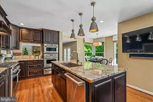 10033 Glencroft Ct, Vienna, VA 22181 - Photo 14