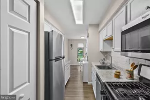 11240 Chestnut Grove Square, Reston, VA 20190 - Photo 28