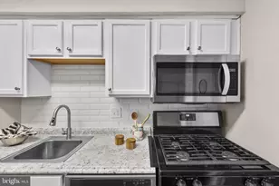11240 Chestnut Grove Square, Reston, VA 20190 - Photo 26
