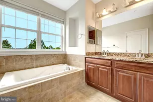 4497 Beacon Grove Cir, Fairfax, VA 22033 - Photo 14