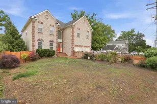 2914 Popkins Ln, Alexandria, VA 22306 - Photo 2