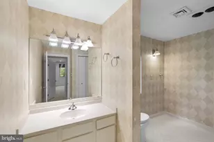 10701 Sycamore Springs Ln, Great Falls, VA 22066 - Photo 36
