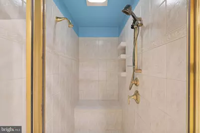 10701 Sycamore Springs Lane, Great Falls, VA 22066 - Photo 18
