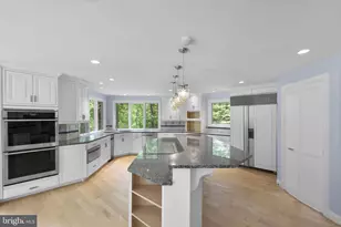 10701 Sycamore Springs Ln, Great Falls, VA 22066 - Photo 12