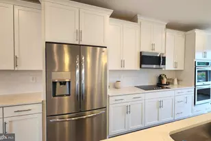 206 Van Buren St, Herndon, VA 20170 - Photo 4