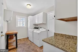 10223 Cedar Pond Dr, Vienna, VA 22182 - Photo 16