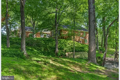 10223 Cedar Pond Drive, Vienna, VA 22182 - Photo 6