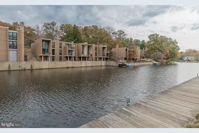 1604 Washington Plaza N, Reston, VA 20190 - Photo 18