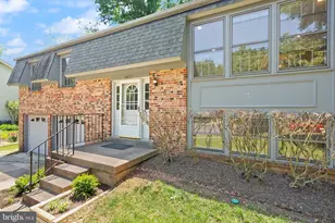 8803 Hayload Ct, Springfield, VA 22153 - Photo 4
