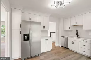 8803 Hayload Ct, Springfield, VA 22153 - Photo 18