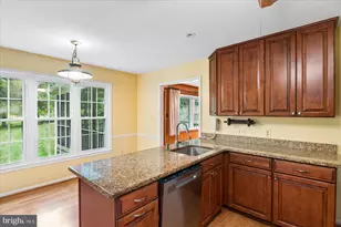 12144 Folkstone Dr, Herndon, VA 20171 - Photo 16
