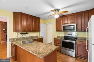 12144 Folkstone Dr, Herndon, VA 20171 - Photo 14