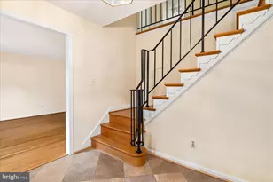12144 Folkstone Dr, Herndon, VA 20171 - Photo 4