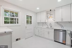5304 Pillow Ln, Springfield, VA 22151 - Photo 4
