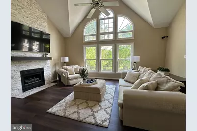 5126 Myrtle Leaf Drive, Fairfax, VA 22030 - Photo 2