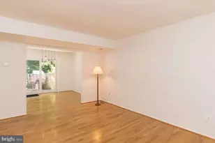 8302 Moline Pl, Springfield, VA 22153 - Photo 10