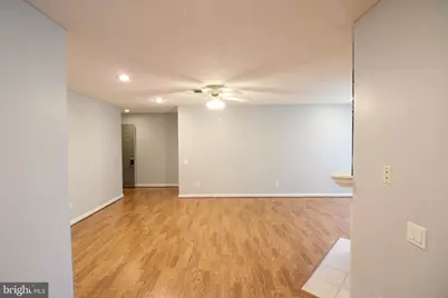 3901 Golf Tee Court #202, Fairfax, VA 22033 - Photo 8