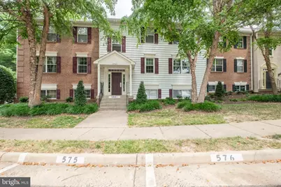 3901 Golf Tee Court #202, Fairfax, VA 22033 - Photo 2