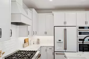 14928 Deco Cir, Chantilly, VA 20151 - Photo 8